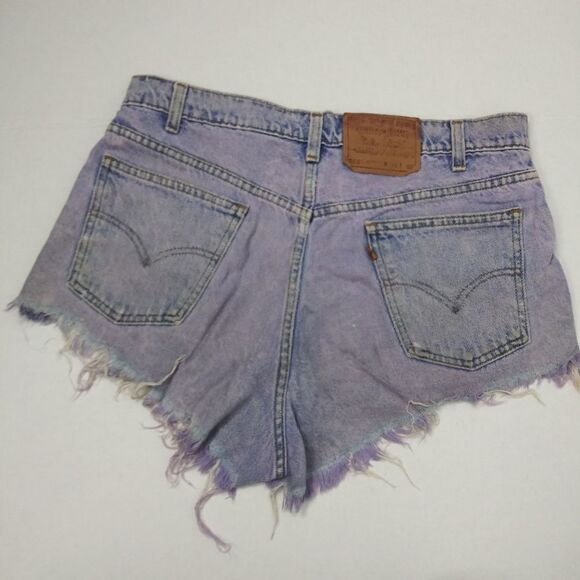 Vintage Levis 550 distressed jean shorts with raw - Picture 2 of 7